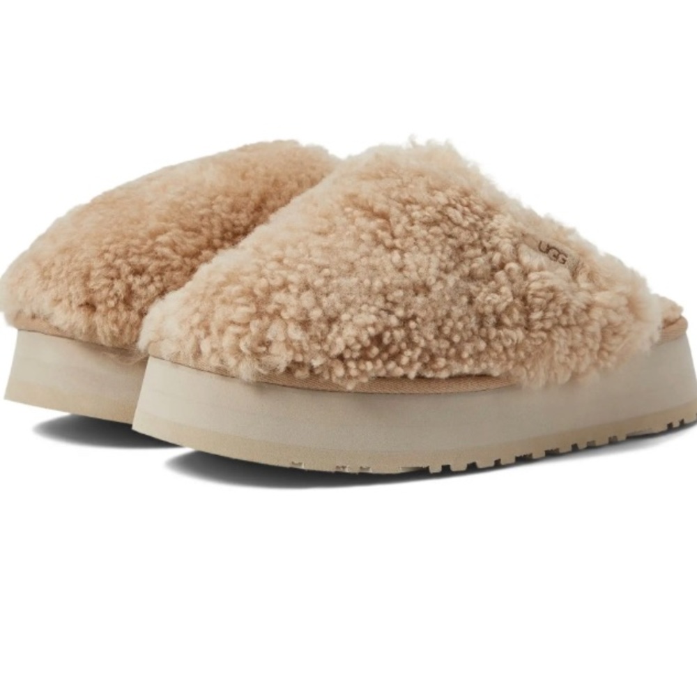 UGG Maxi Curly Platform